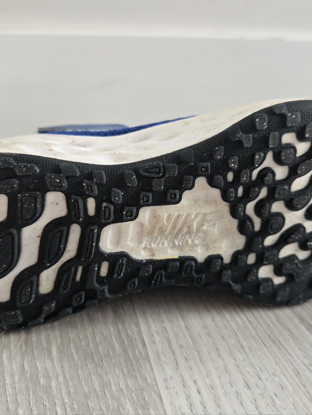 Boys Nike Running Shoes - Picture 3 of 6